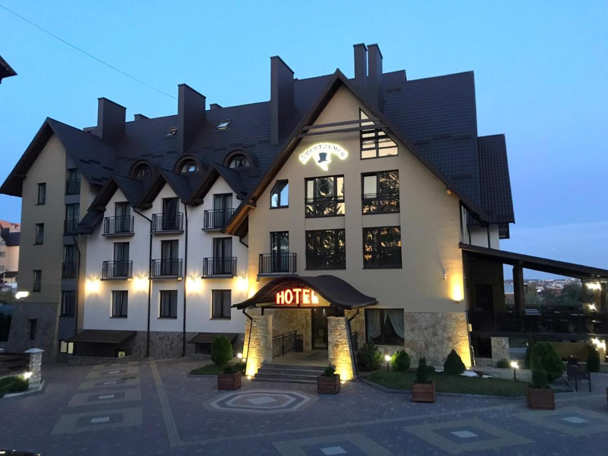 Hotel Gentleman Ternopil Exterior foto